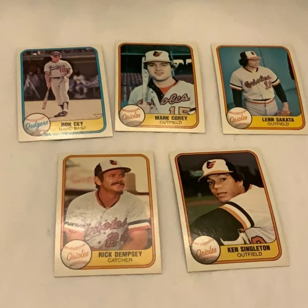 Bundle of Baseball Cards Lot 188